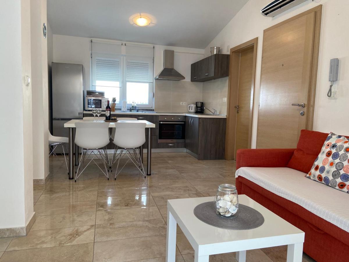 Apartmani Villa Adriatic Vir Ngoại thất bức ảnh