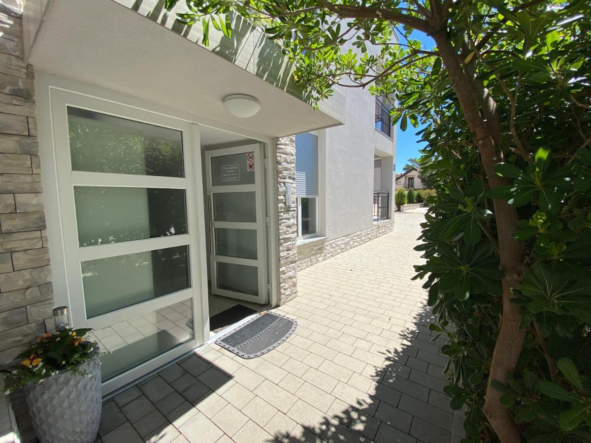 Apartmani Villa Adriatic Vir Ngoại thất bức ảnh