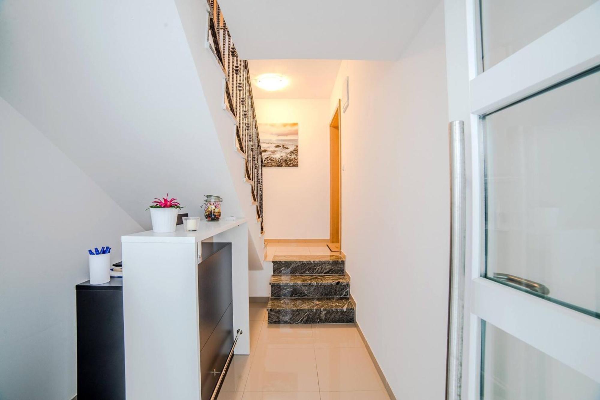 Apartmani Villa Adriatic Vir Ngoại thất bức ảnh