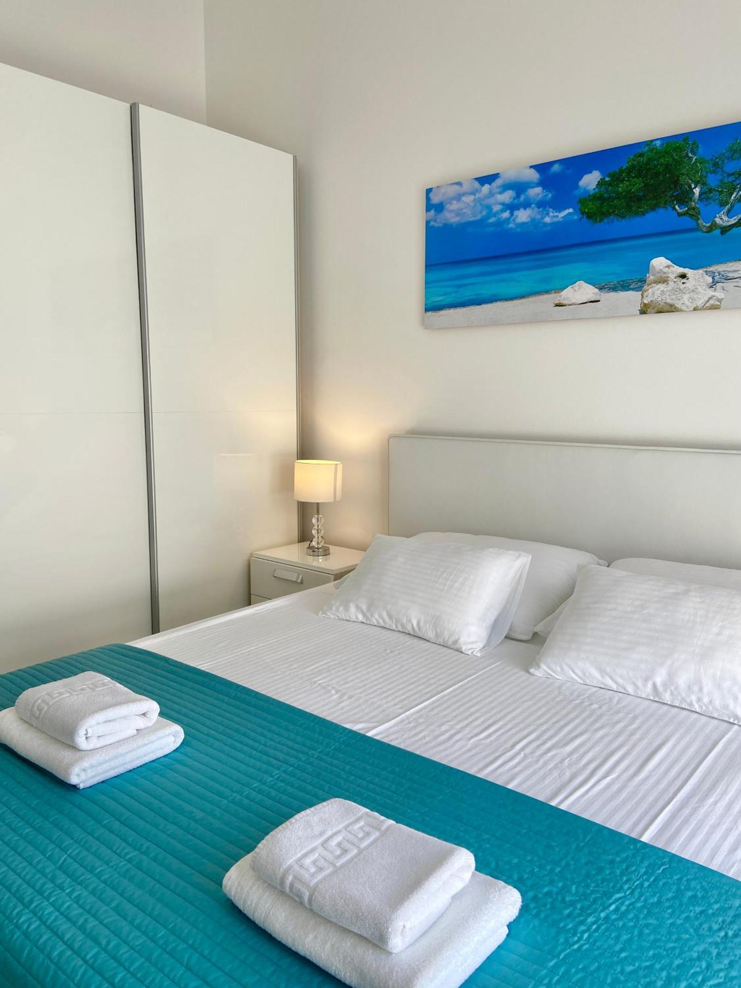 Apartmani Villa Adriatic Vir Ngoại thất bức ảnh