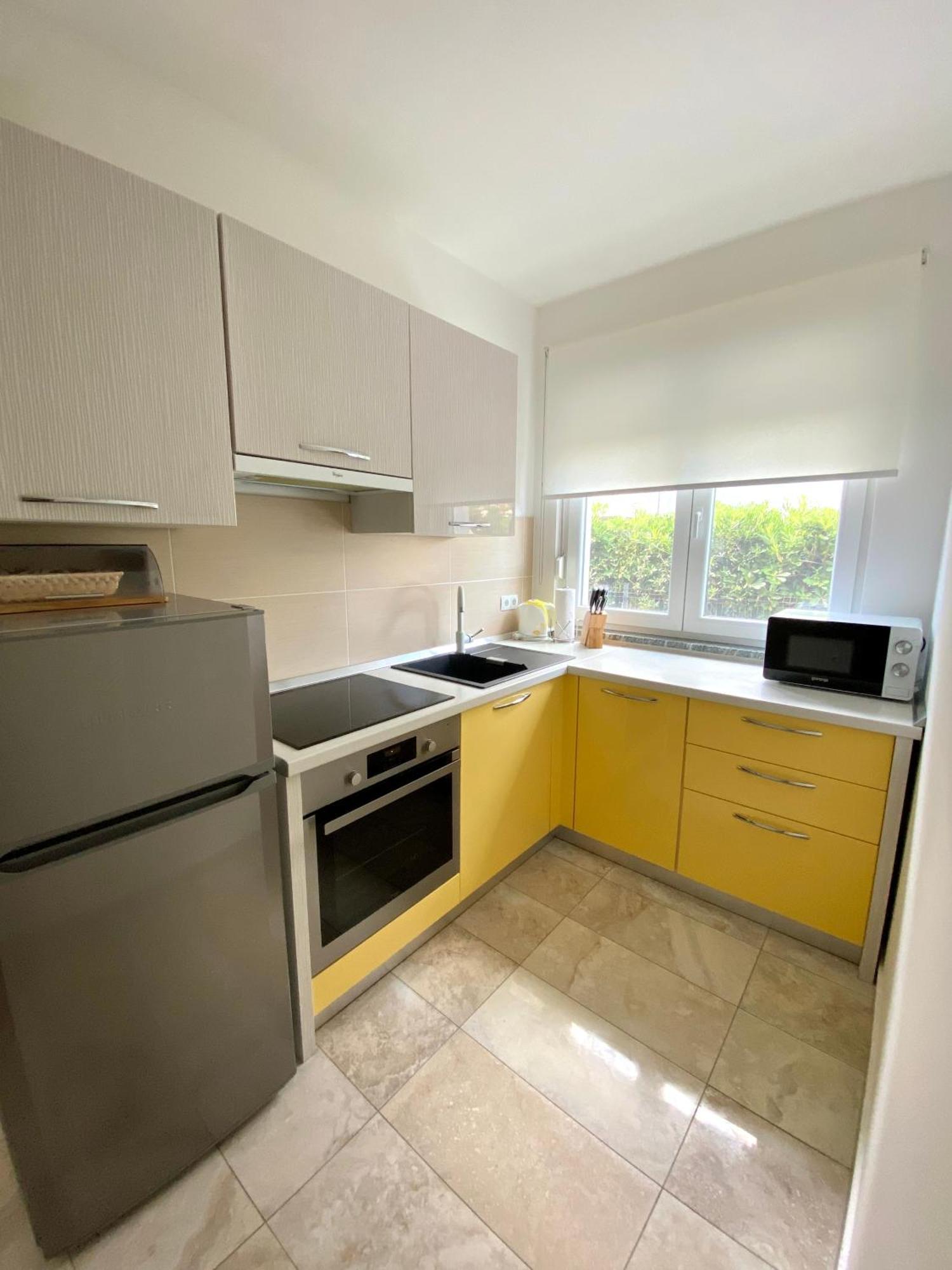 Apartmani Villa Adriatic Vir Ngoại thất bức ảnh
