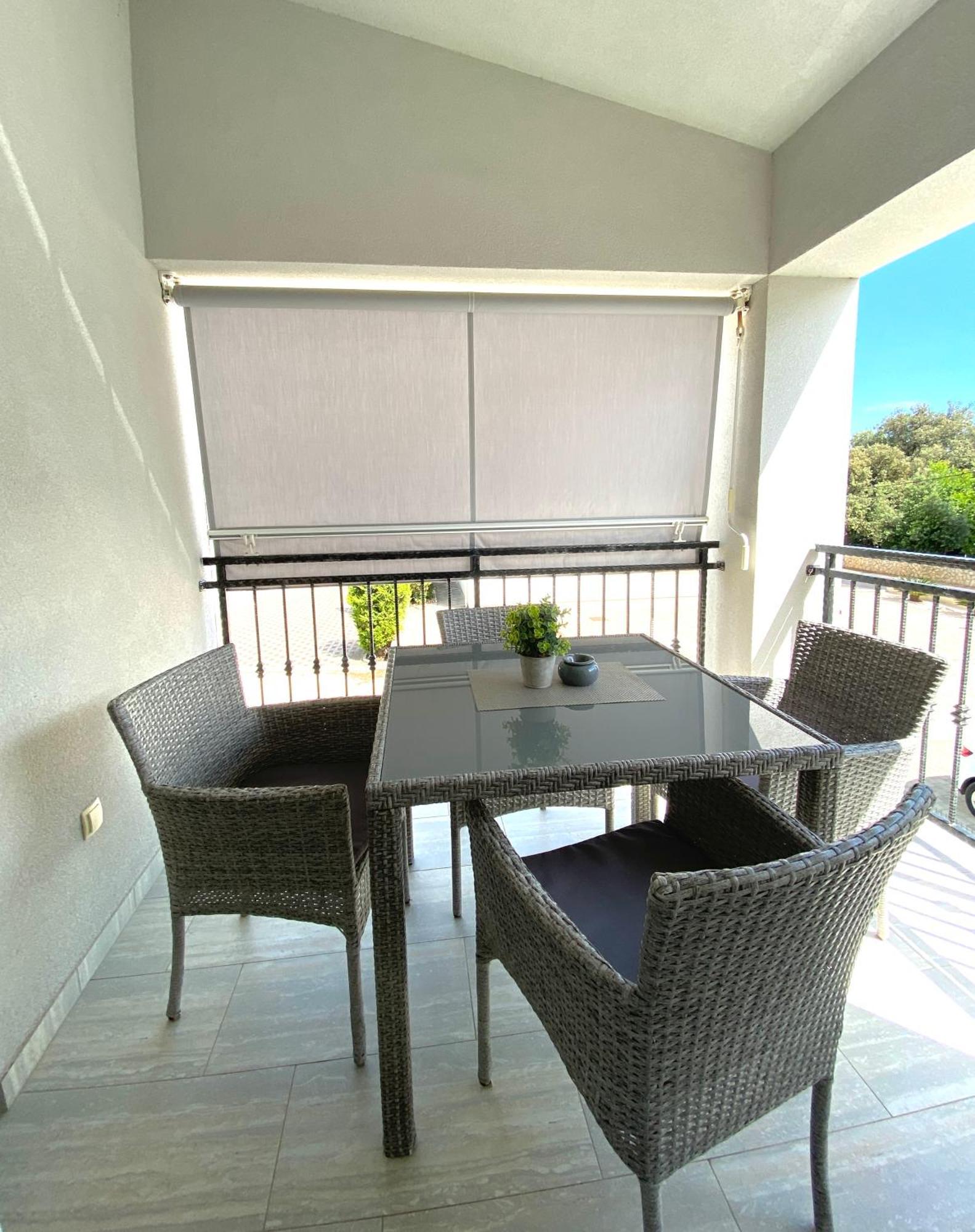 Apartmani Villa Adriatic Vir Ngoại thất bức ảnh