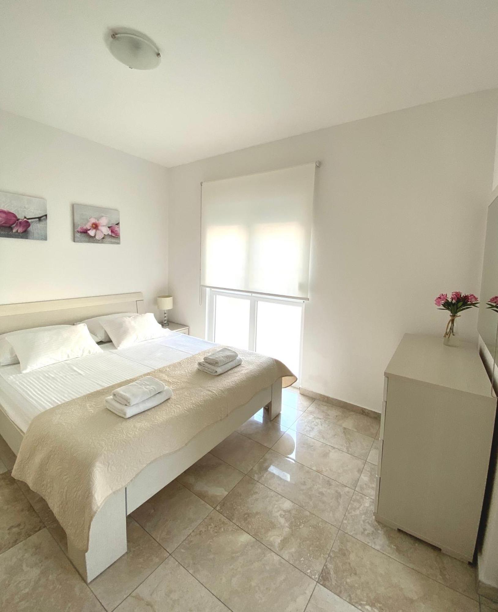 Apartmani Villa Adriatic Vir Ngoại thất bức ảnh