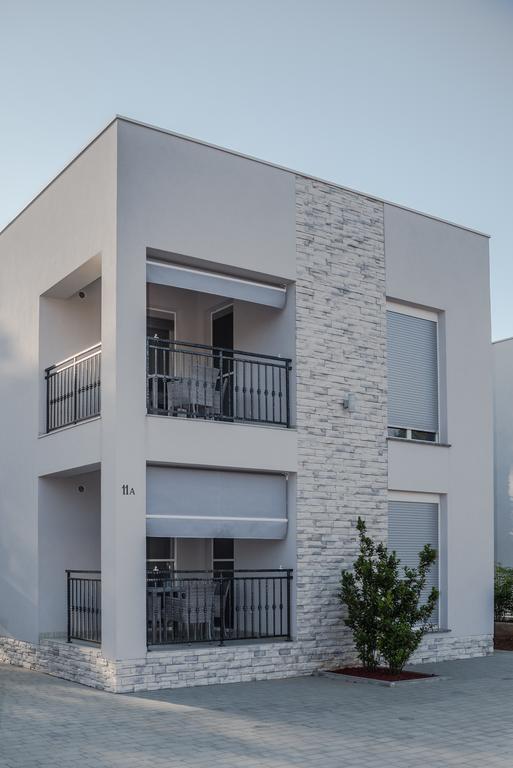 Apartmani Villa Adriatic Vir Ngoại thất bức ảnh