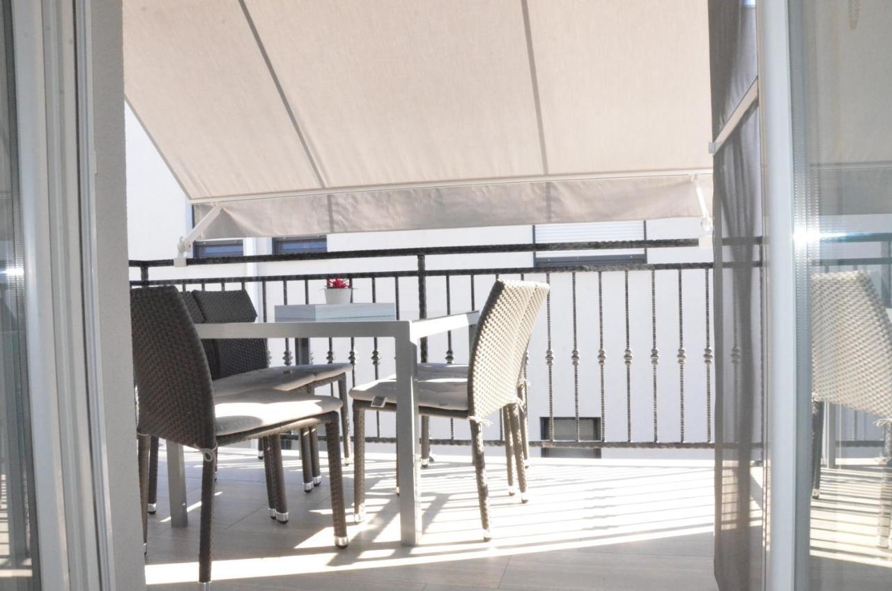 Apartmani Villa Adriatic Vir Ngoại thất bức ảnh